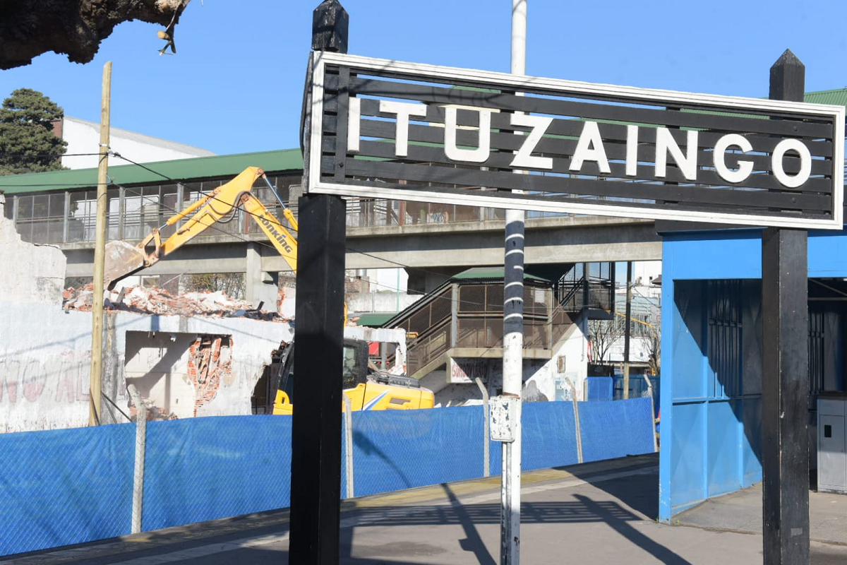 AVANZAN OBRAS SOBRE LAS VÍAS DEL SARMIENTO